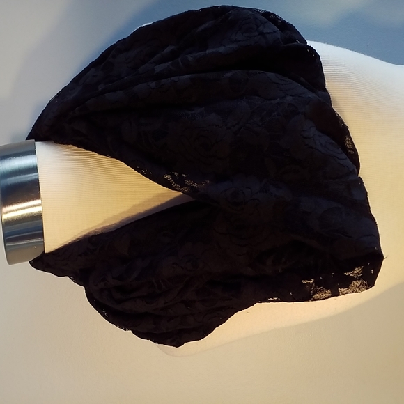 EXPRESS BLACK ROSE LACE INFINITY SCARF - Picture 4 of 6